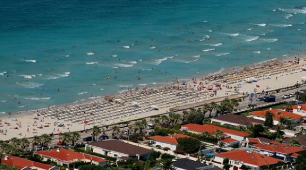 Çeşme'de Yazlıkçıları Korkutan Yangın