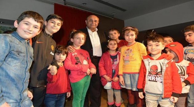 Çiğli&#039;de Miniklere Çevreci Tiyatro