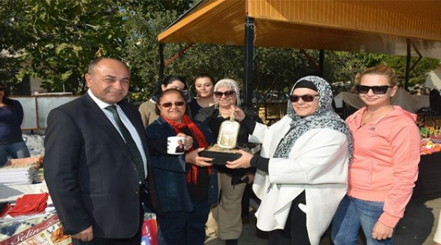 Çiğli'nin İlk Sosyete Pazarı Açıldı