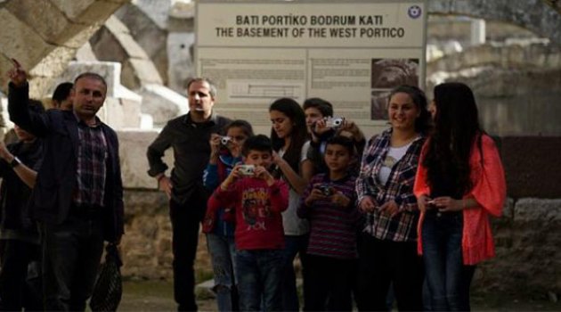 Çocukların Gözünden 'Antik İzmir'