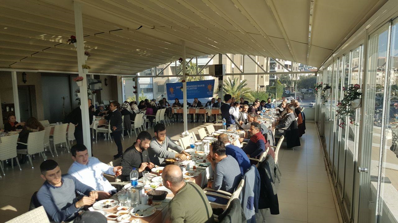 AK Parti Karabağlar’da Ekonomi Konuşuldu