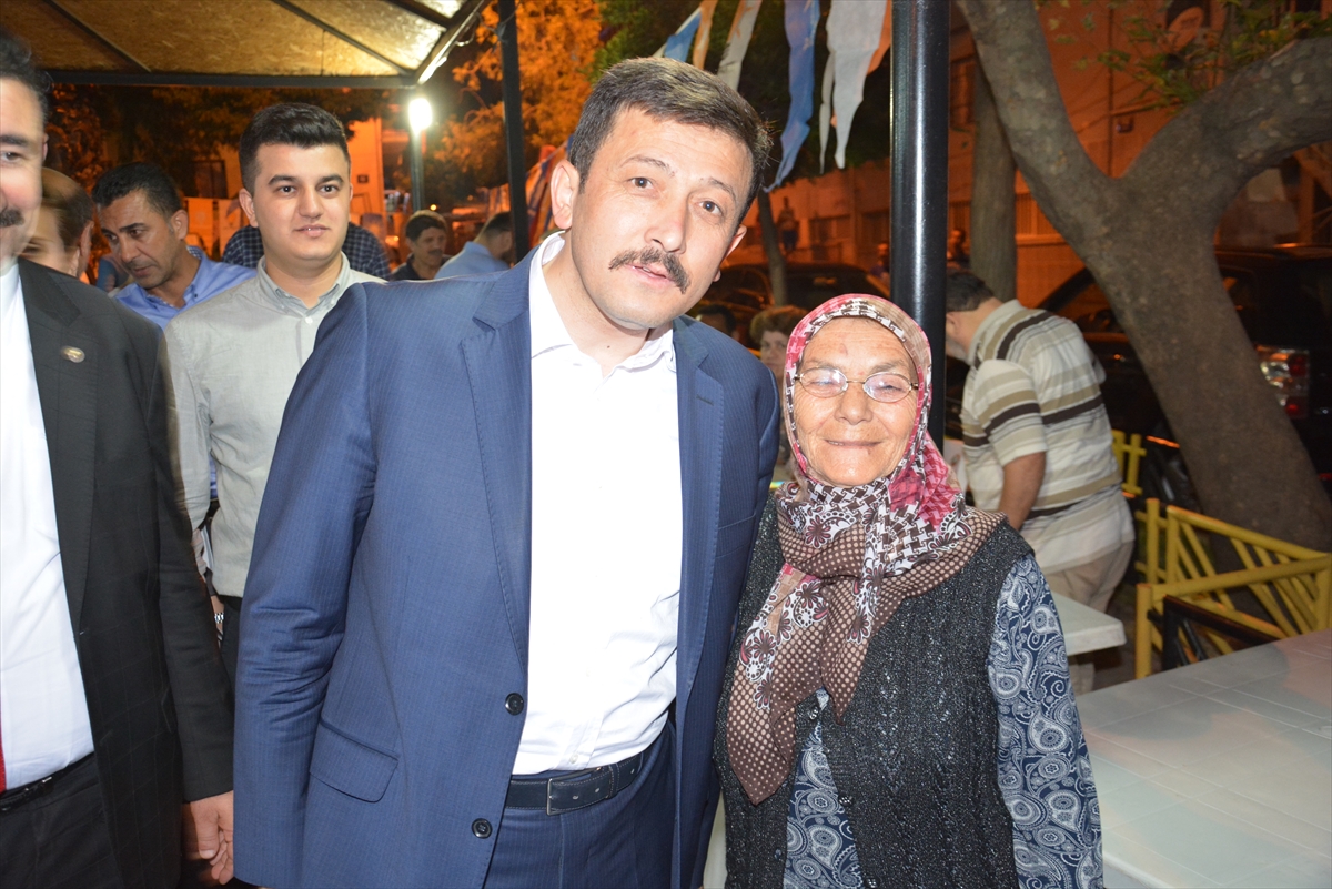 Hamza Dağ vatandaşlarla sahur yaptı