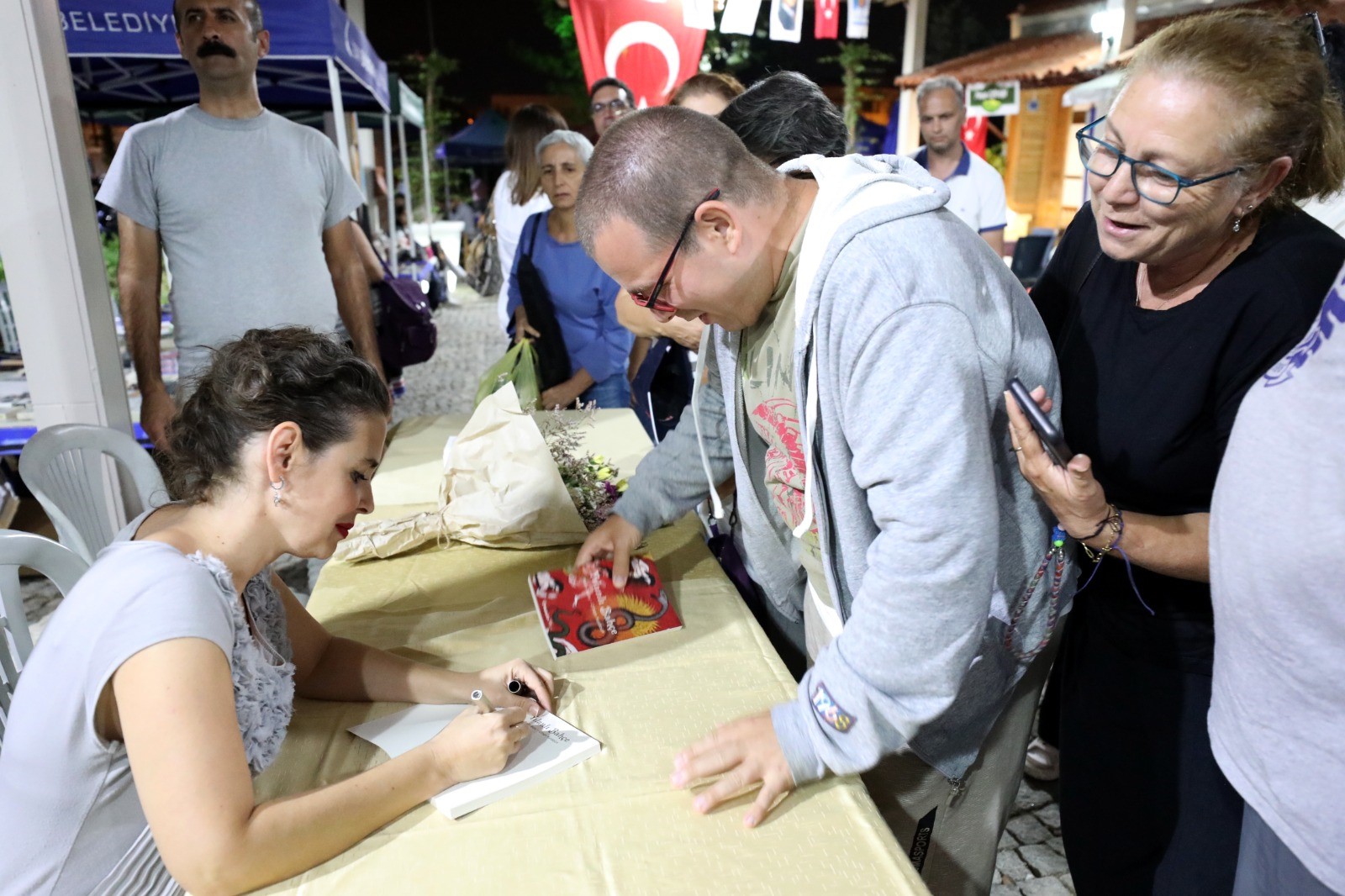 NARLIDERE BELEDİYESİ 2.KİTAP KÜLTÜR GÜNLERİ BAŞLADI