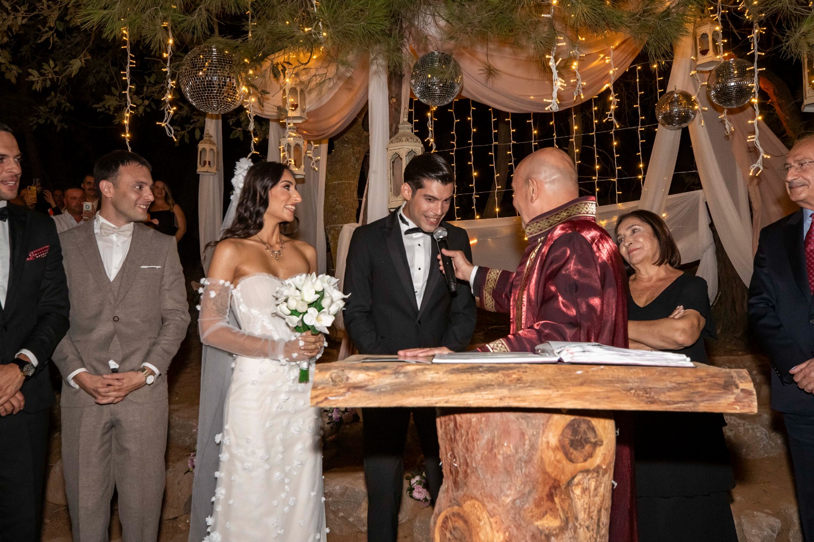 Soyer kızının nikahını kıydı, Kılıçdaroğlu şahit oldu