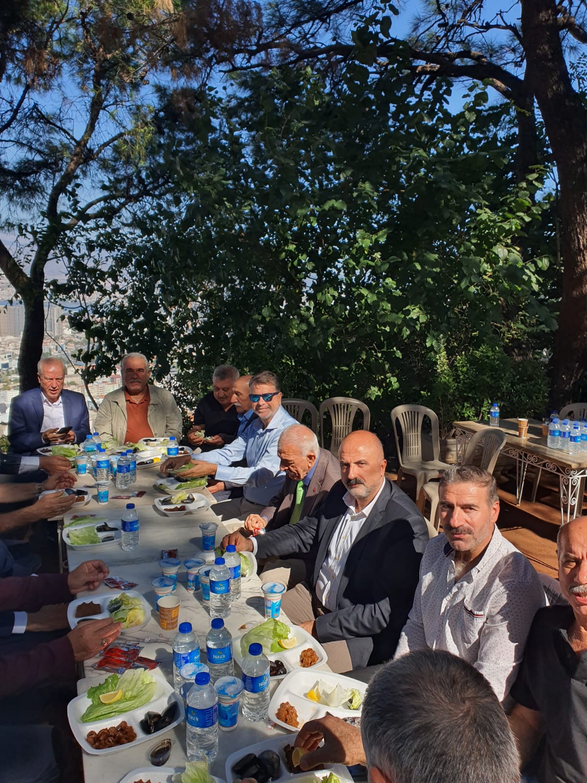 SALİH ERKEK YAKINLARINI KADİFEKALE'DE BULUŞTURDU