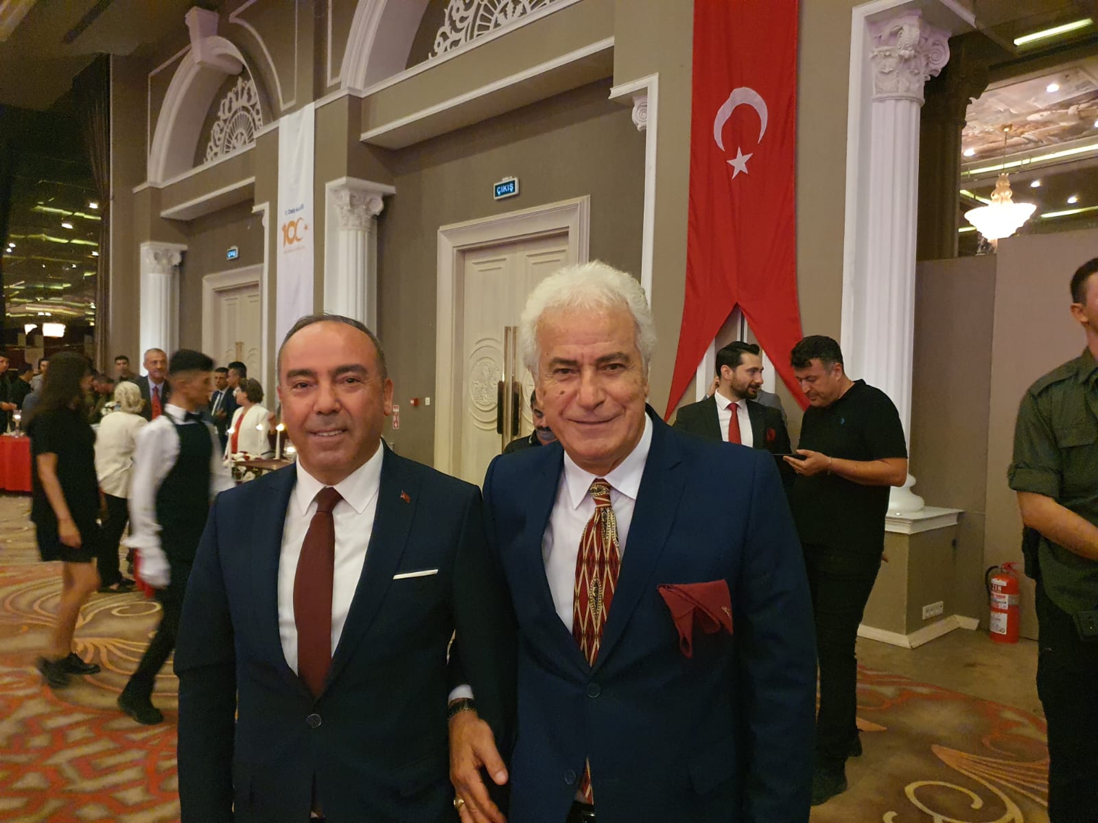 İzmir Valiliğinden 100. yıla yakışır resepsiyon