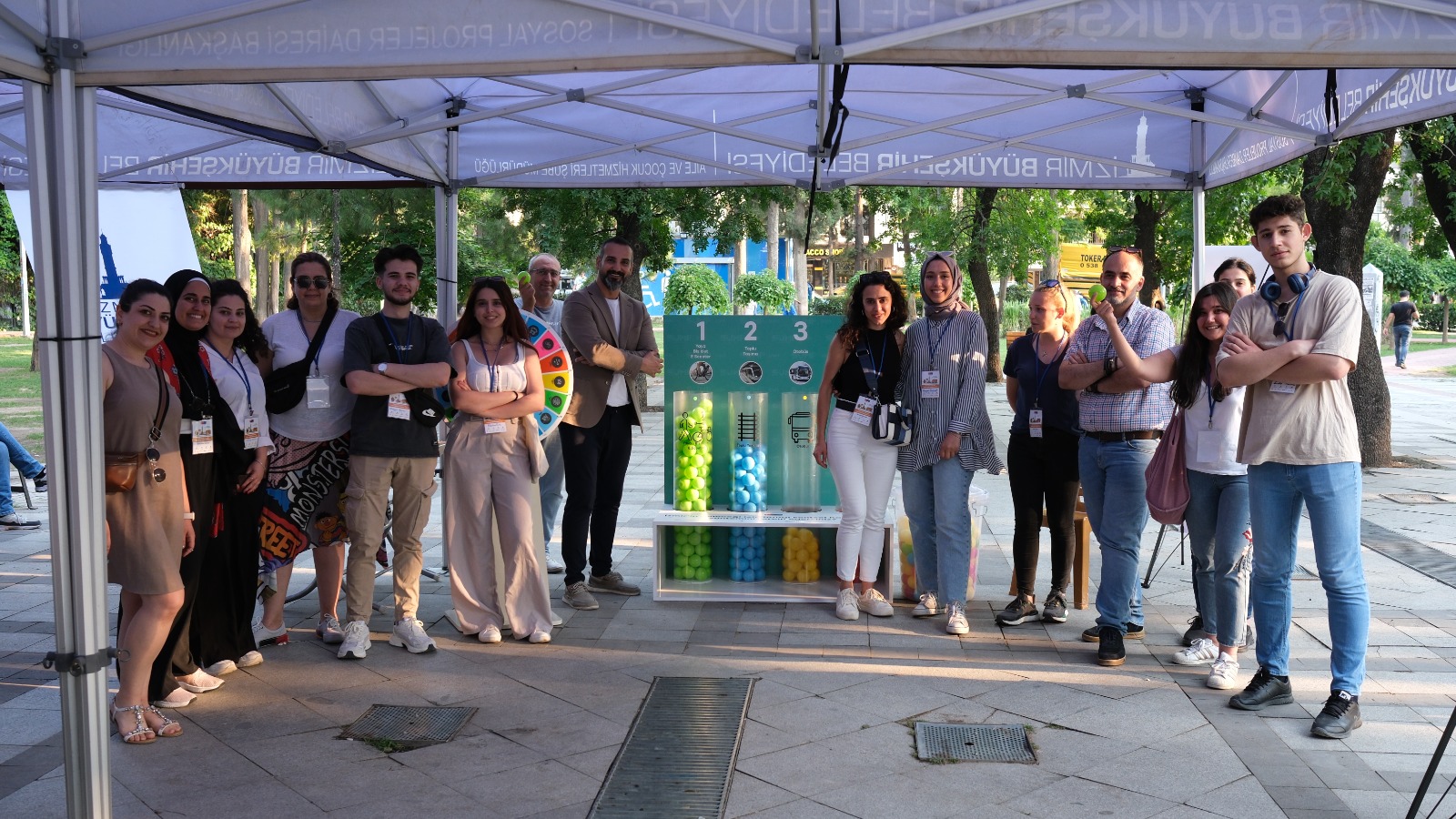 SUMP İzmir genç bursiyerlerini arıyor