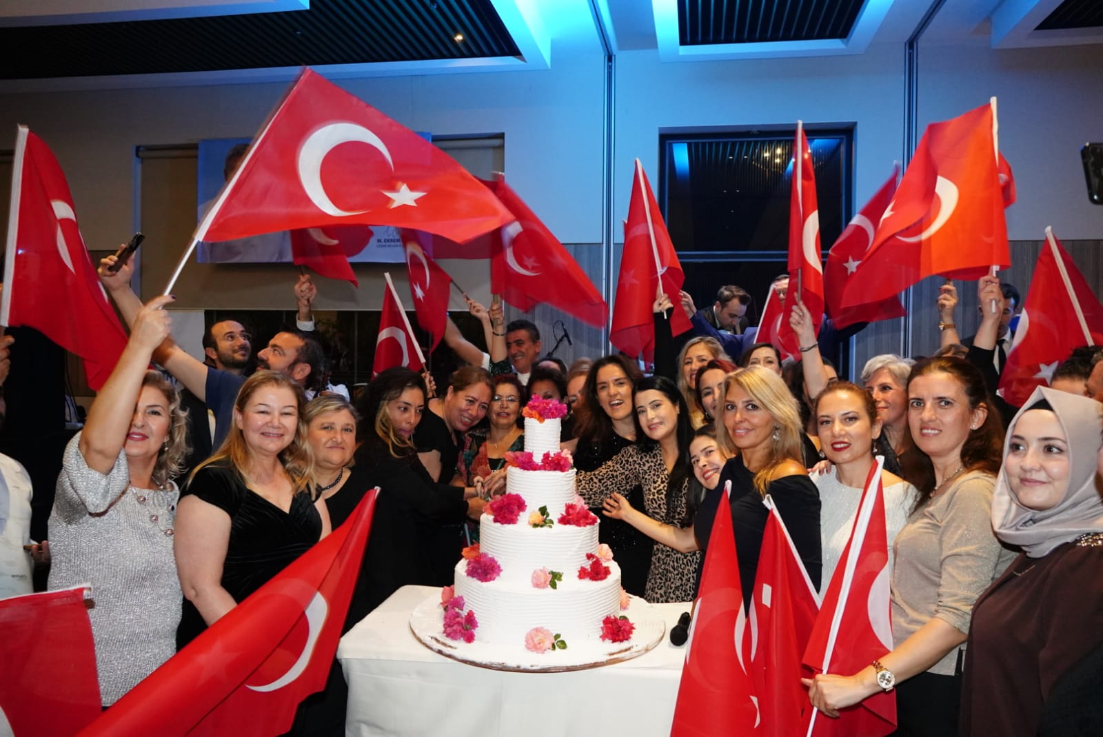 Çeşme Belediyesi'nden öğretmenlere geleneksel yemek