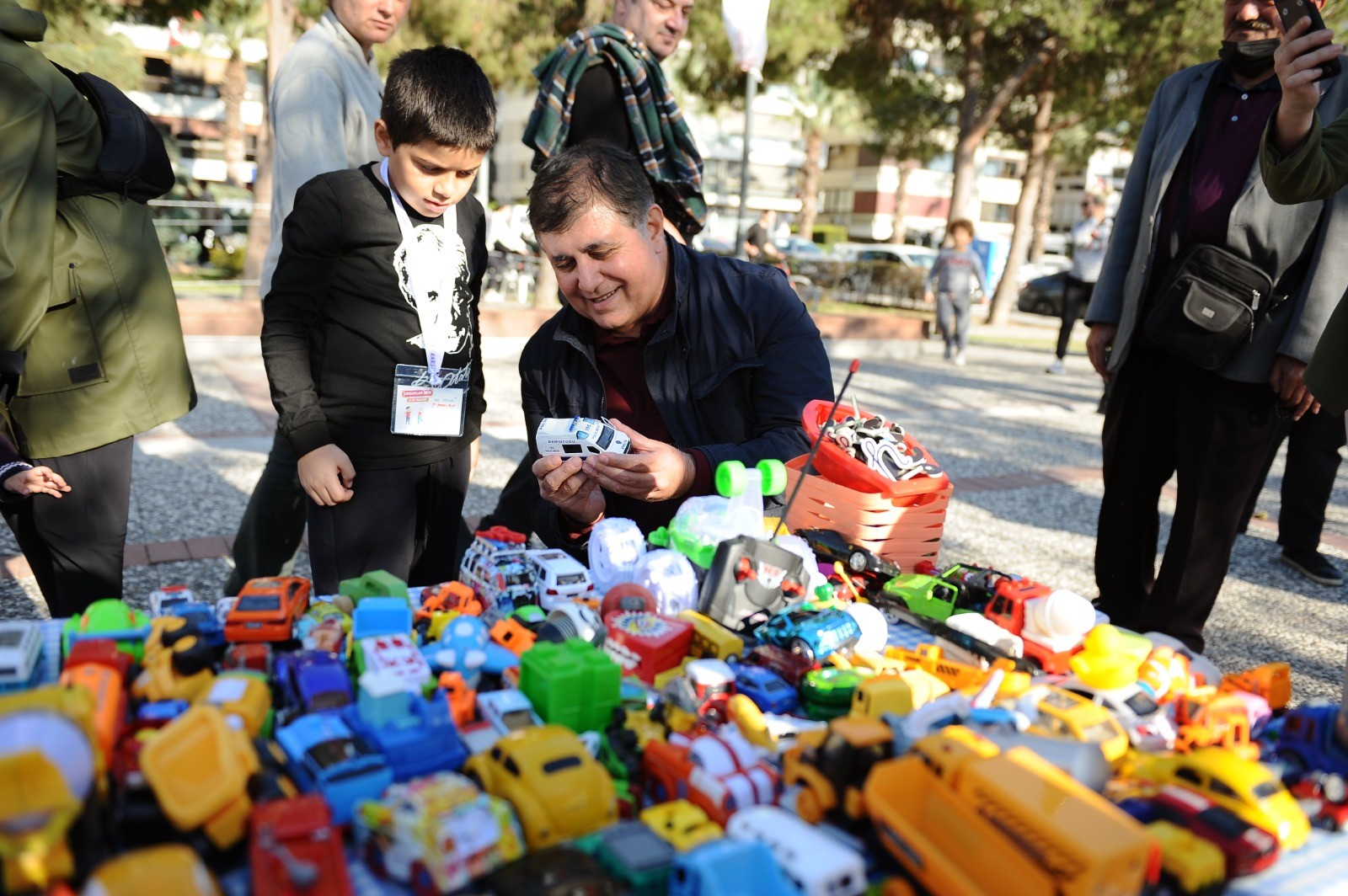 Karşıyaka Belediyesi, sosyal ve ekonomik hayata katkı sunuyor