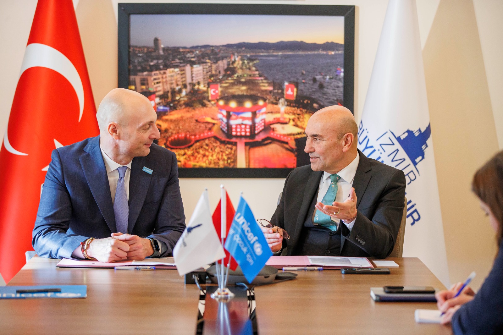 İzmir Büyükşehir Belediyesi çocuk dostu kent için UNICEF ile protokol imzaladı