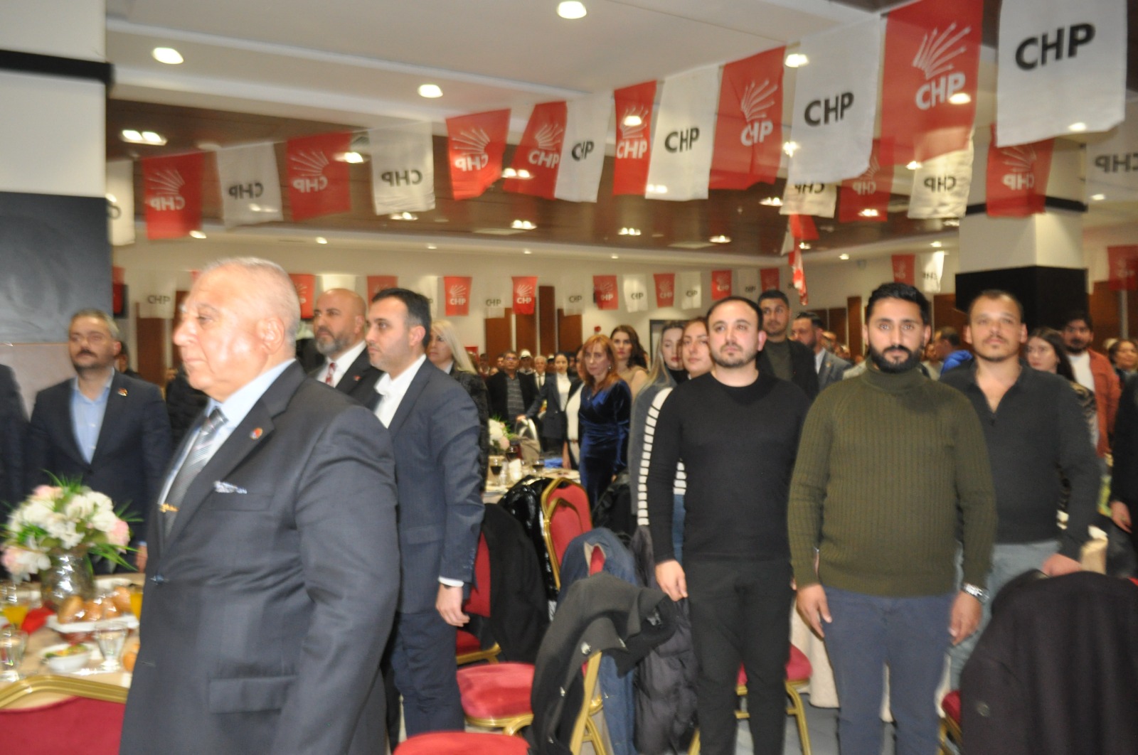 CHP Karabağlar İlçe Başkanlığı'ndan dayanışma yemeği