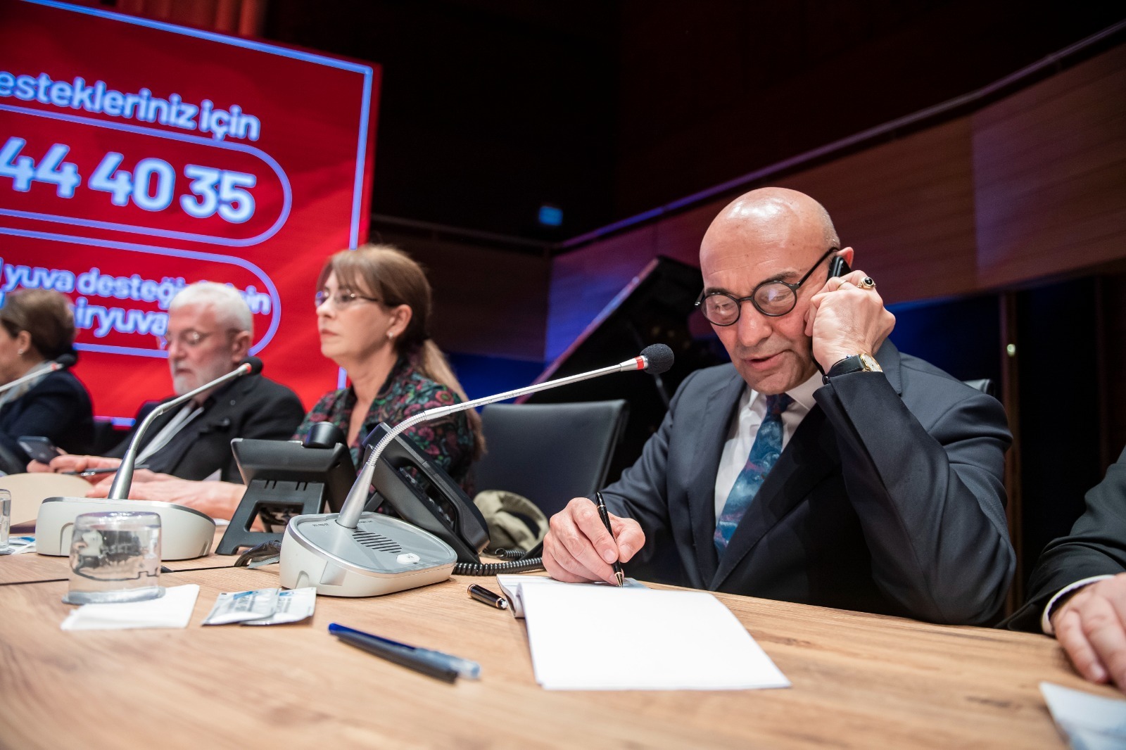 İzmir afet bölgesiyle dayanışmayı sürdürüyor