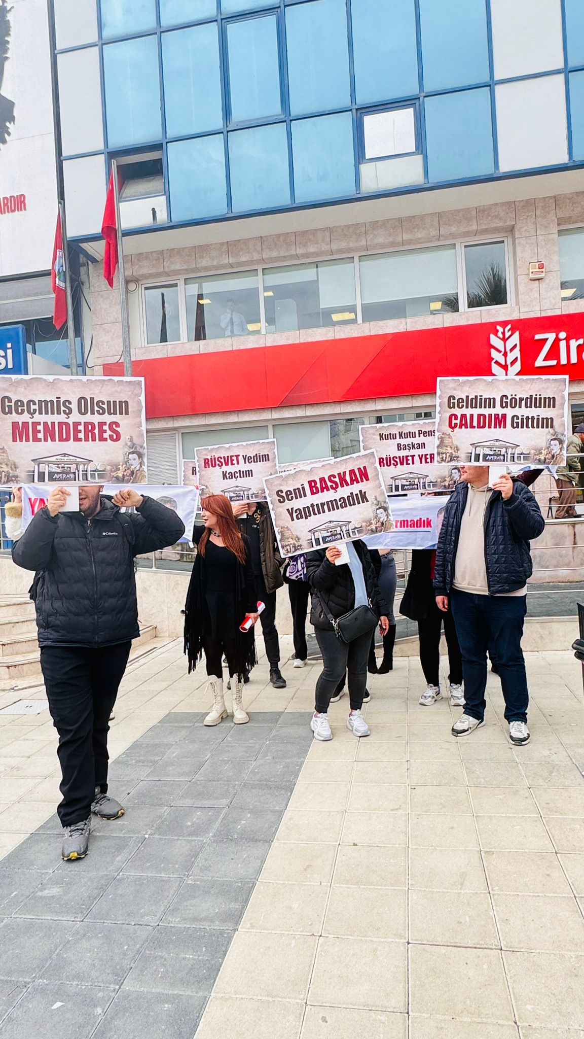 Menderes Belediyesi'nde rüşvet vakasında Başkan Vekili haklı bulunmadı!