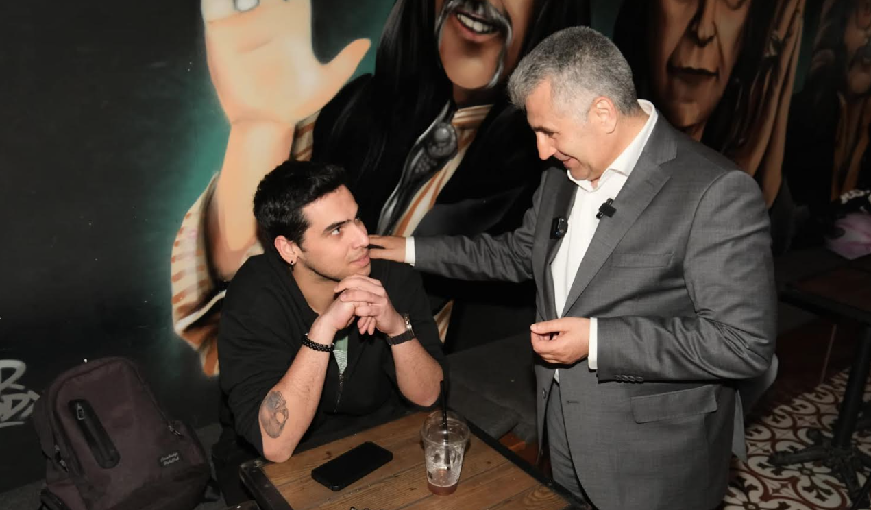 AK Parti Karabağlar adayı Tunç'tan 'Genç Kart Karabağlar' müjdesi