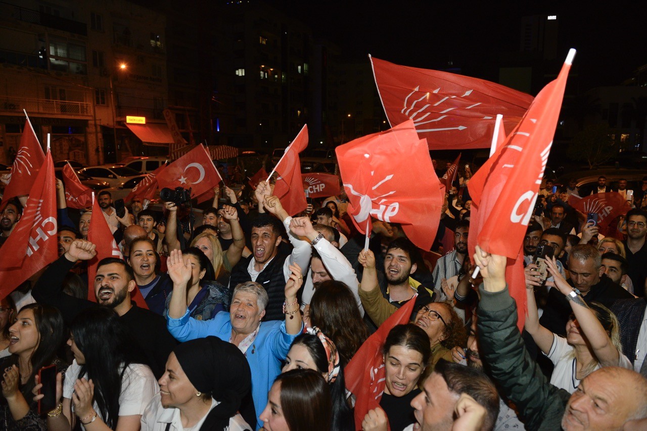 Başkan İrfan Önal'dan ilk mesaj: "Kaybeden yok kazanan Bayraklı"