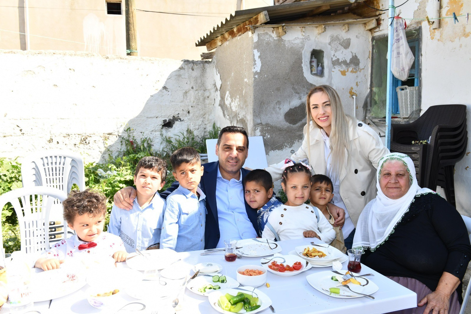 Başkan Yıldız: “Bir çocuğun,  bir annenin gülüşüdür bayram”