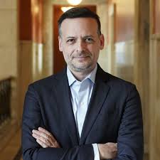 Başkan Tugay’a dünyadan tebrik mesajı yağdı