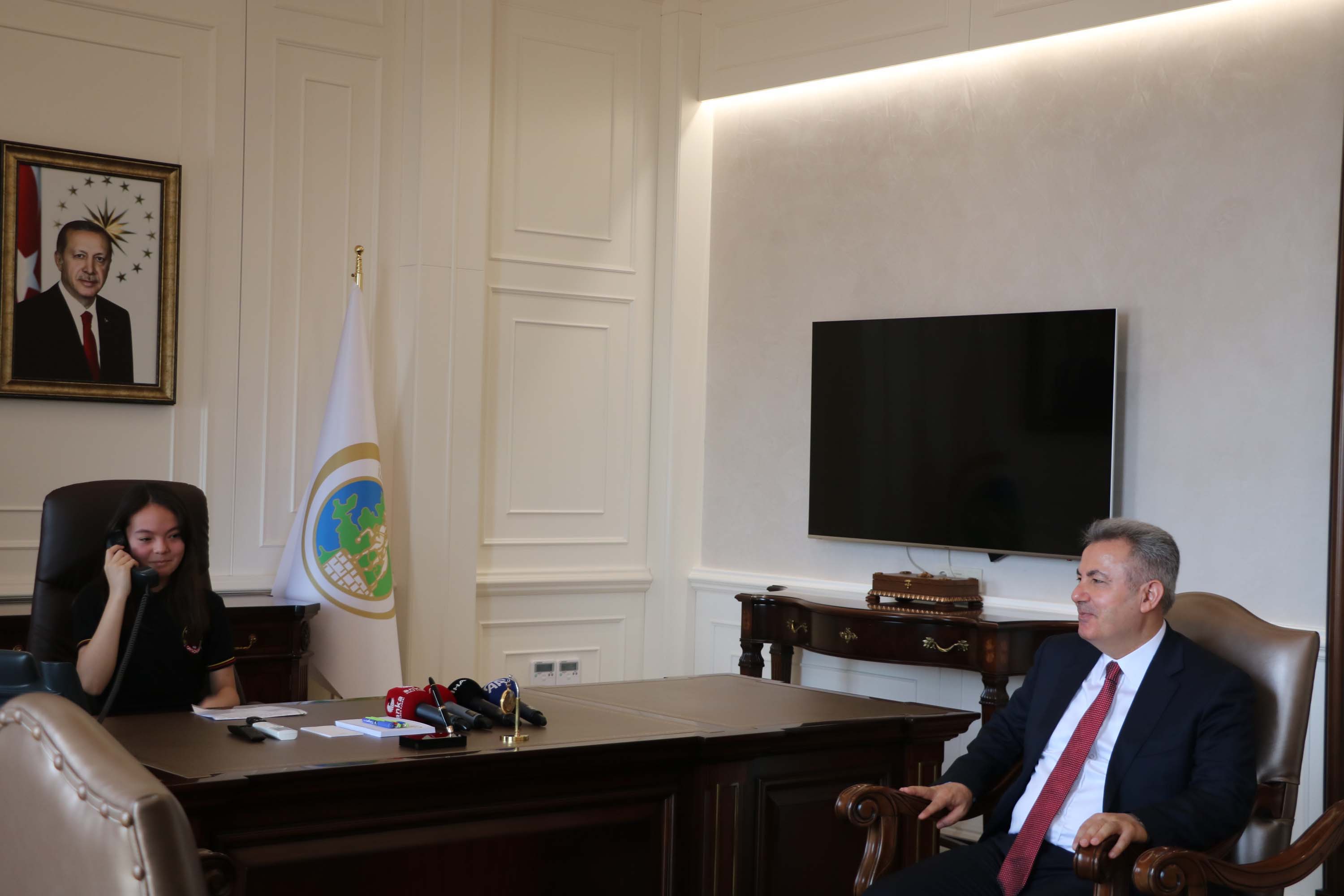 Minik Vali Eda'nın isteği herkesi şaşırttı!