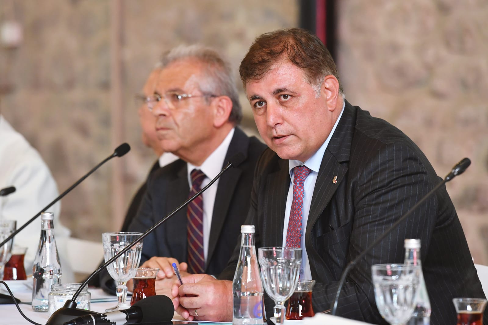 Başkan Tugay yeni dönemin ilk İEKKK toplantısında yol haritasını anlattı