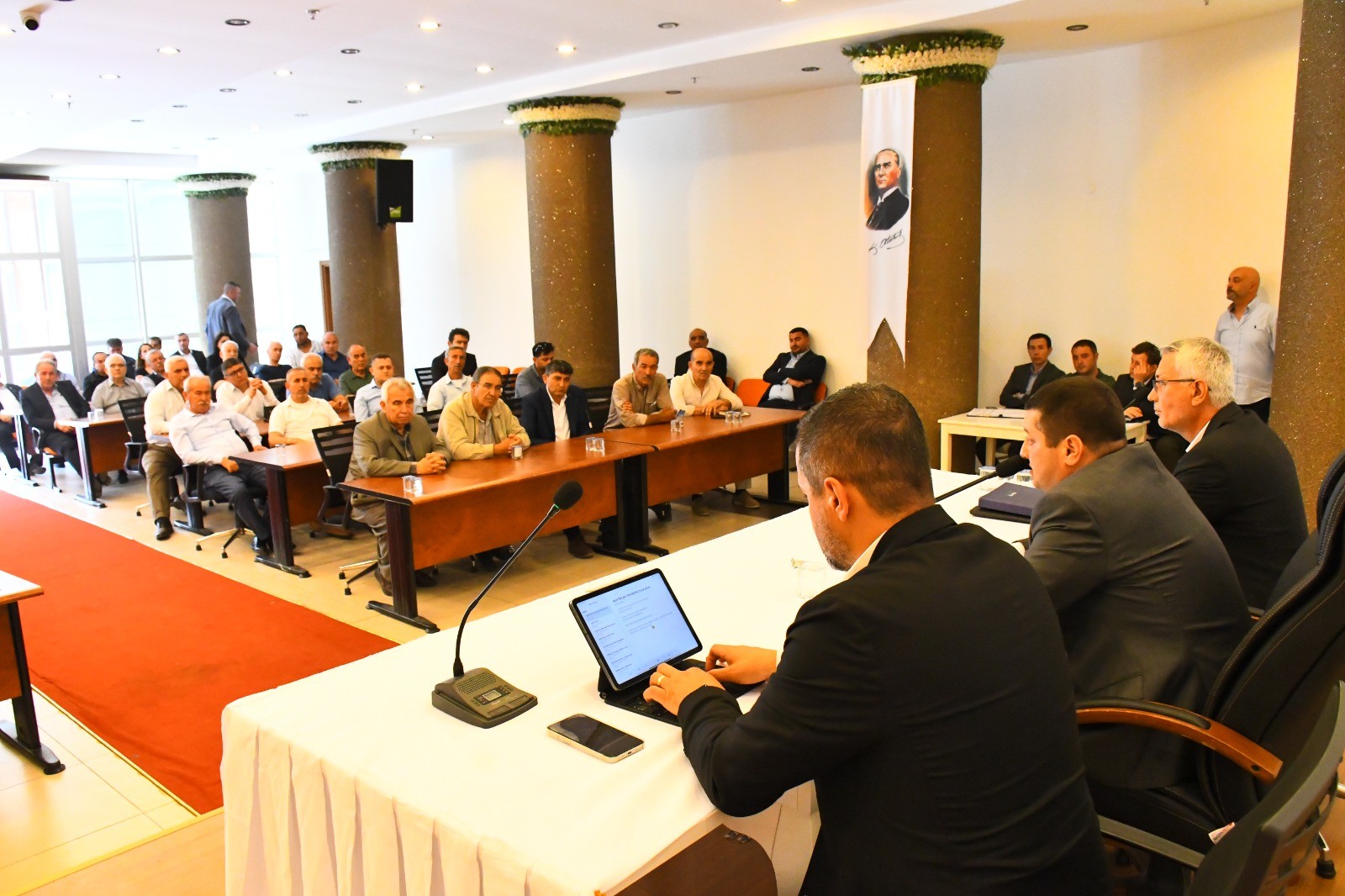 Başkan Demir muhtarlarla bir araya geldi