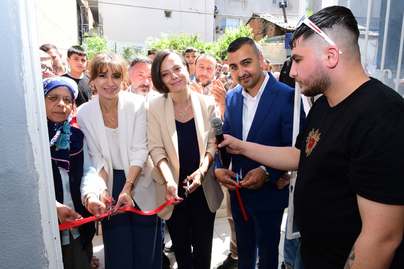 Karabağlar'ın geleceği gençlerle şekillenecek