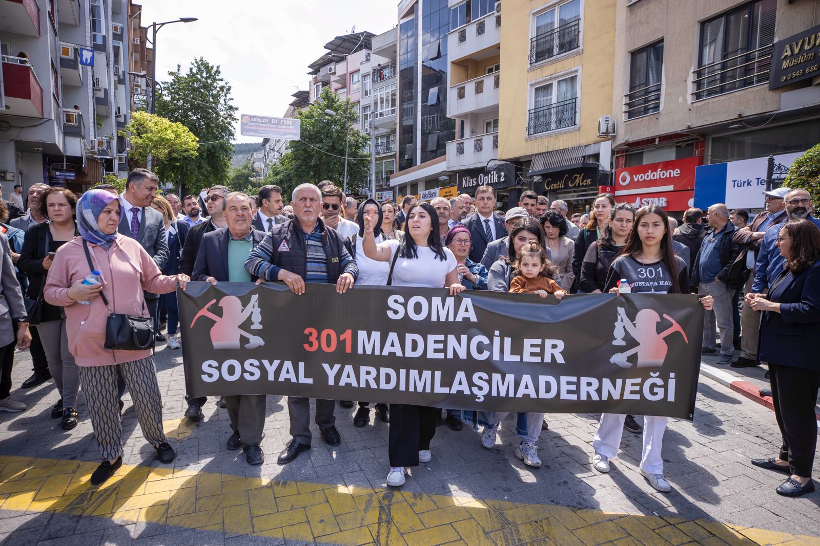 301 madenci için duygusal buluşma