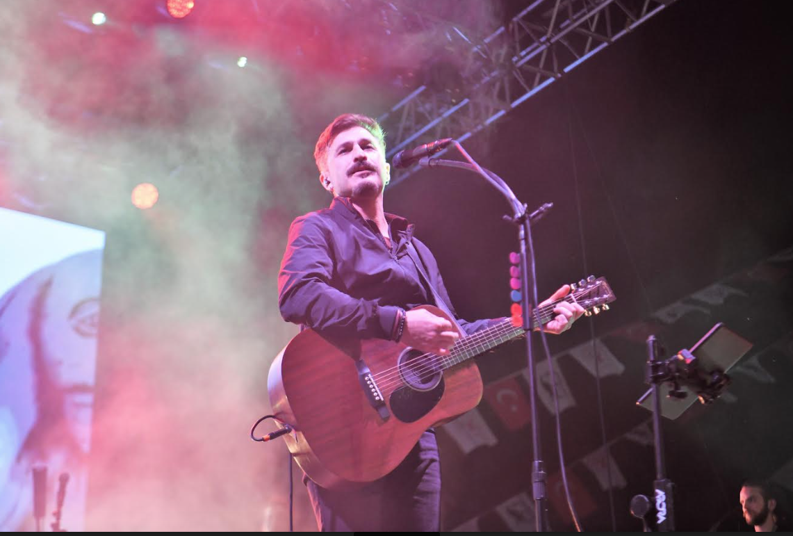 Bornova’da gençlik ateşi Redd ile yandı