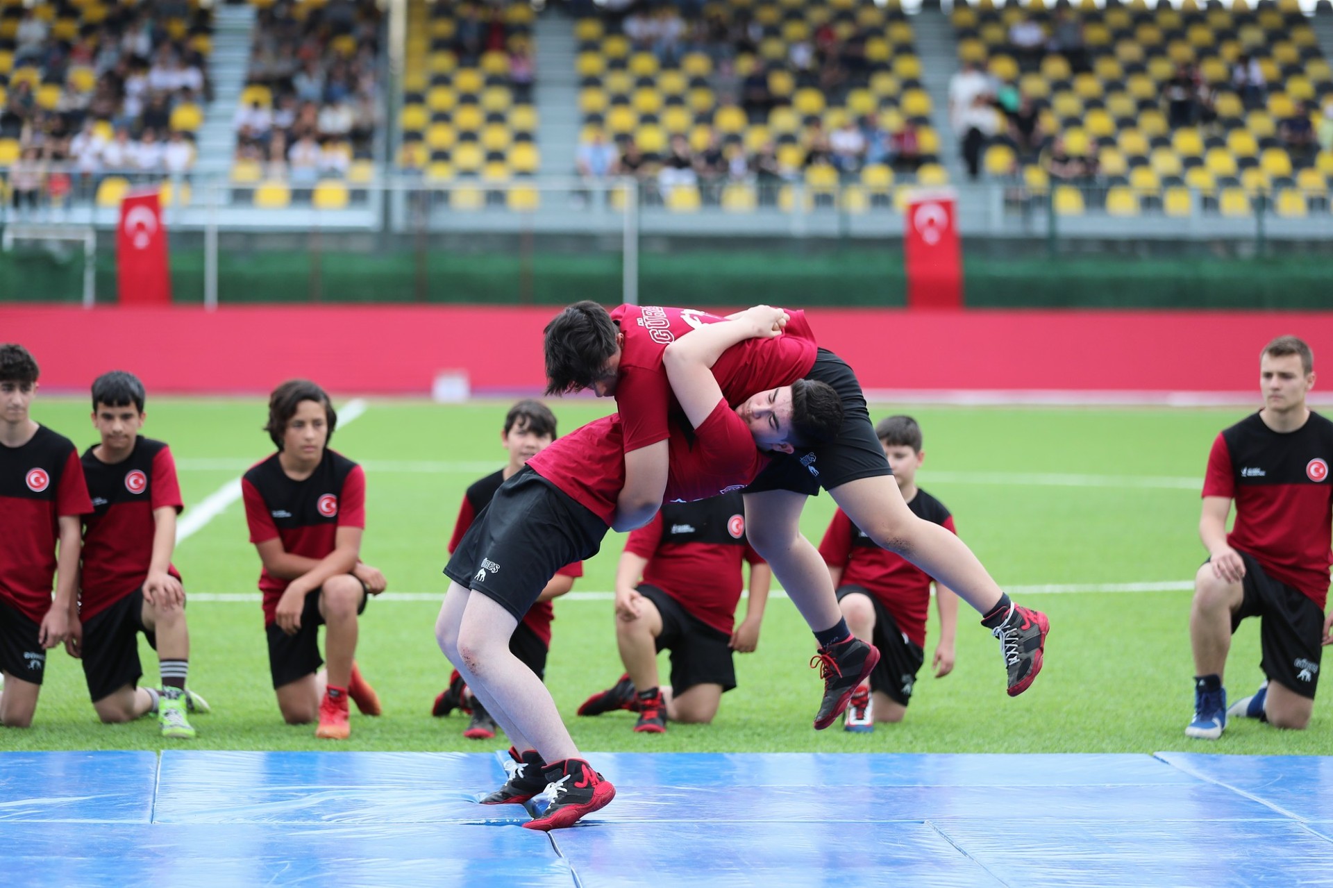 Aliağa’da Coşkulu 19 Mayıs Kutlaması