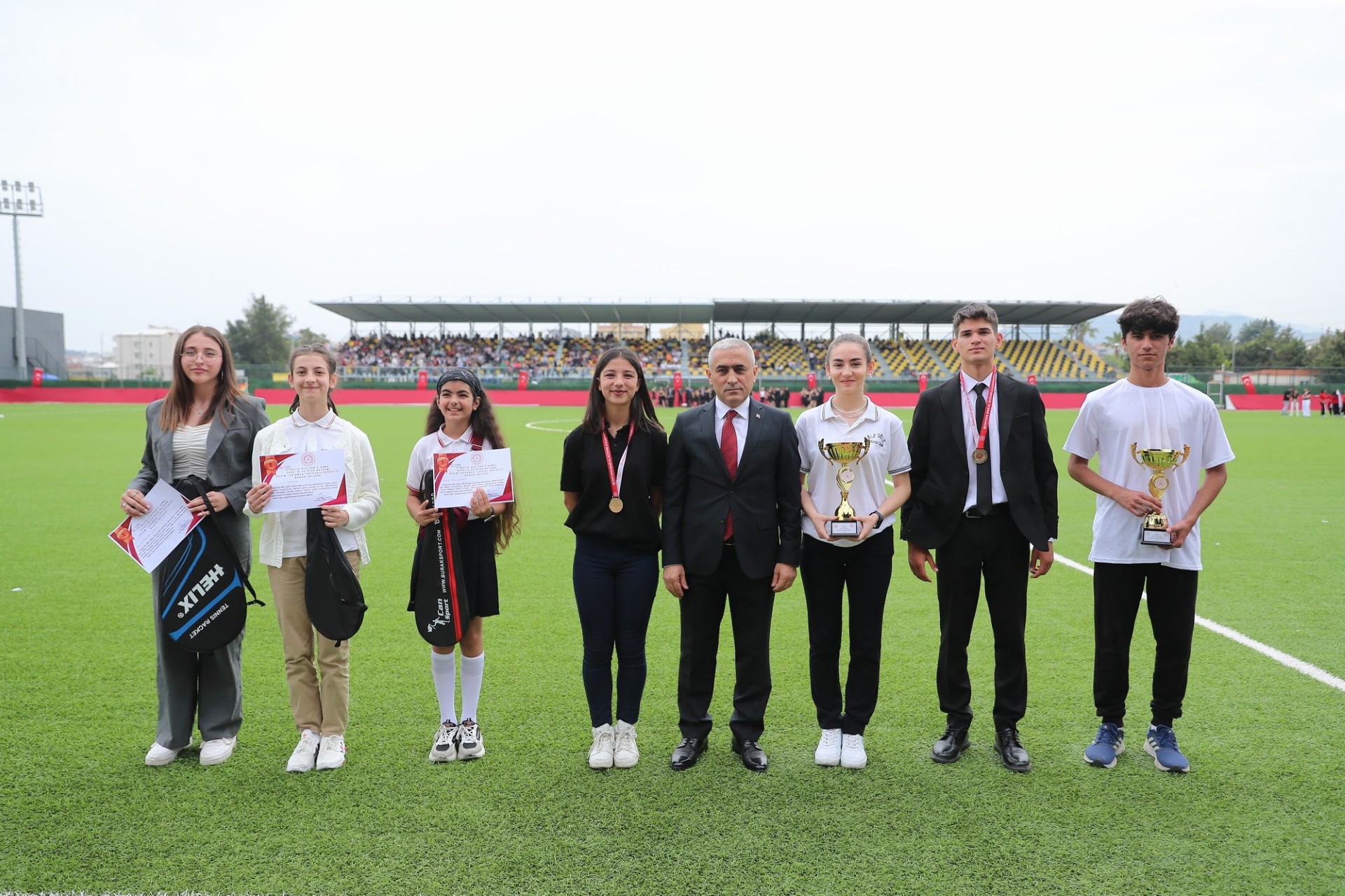 Aliağa’da Coşkulu 19 Mayıs Kutlaması