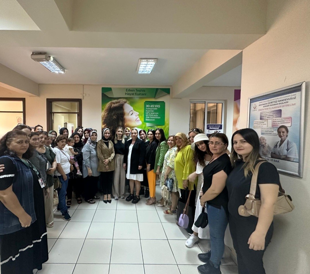 AK Parti Karşıyaka İlçe Kadın Kolları, Kanser Taraması Farkındalık Programıyla Kadın Sağlığını Ön Plana Çıkarıyor