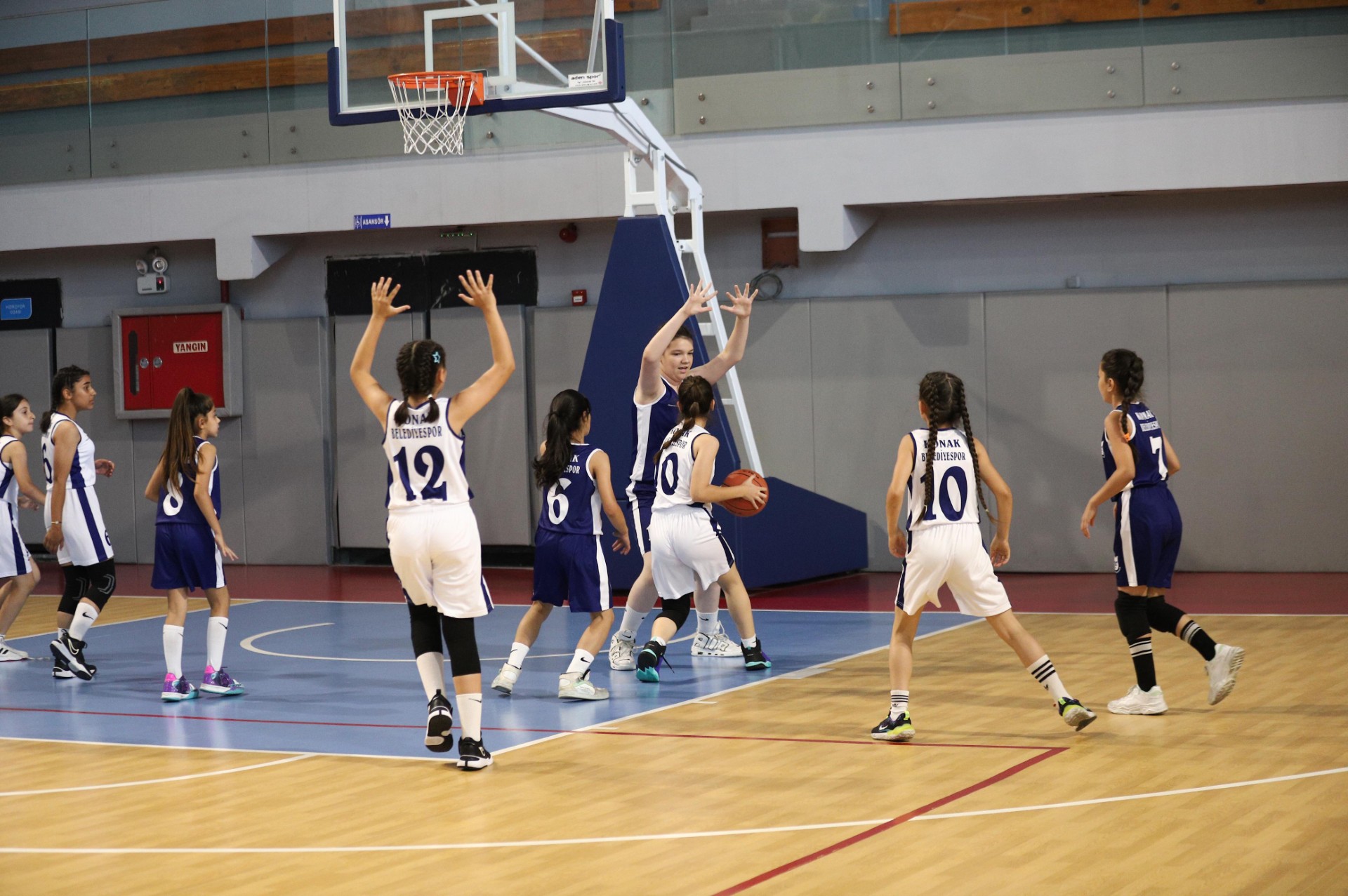 Konak’ta her yaşa ayrı bir spor etkinliği var