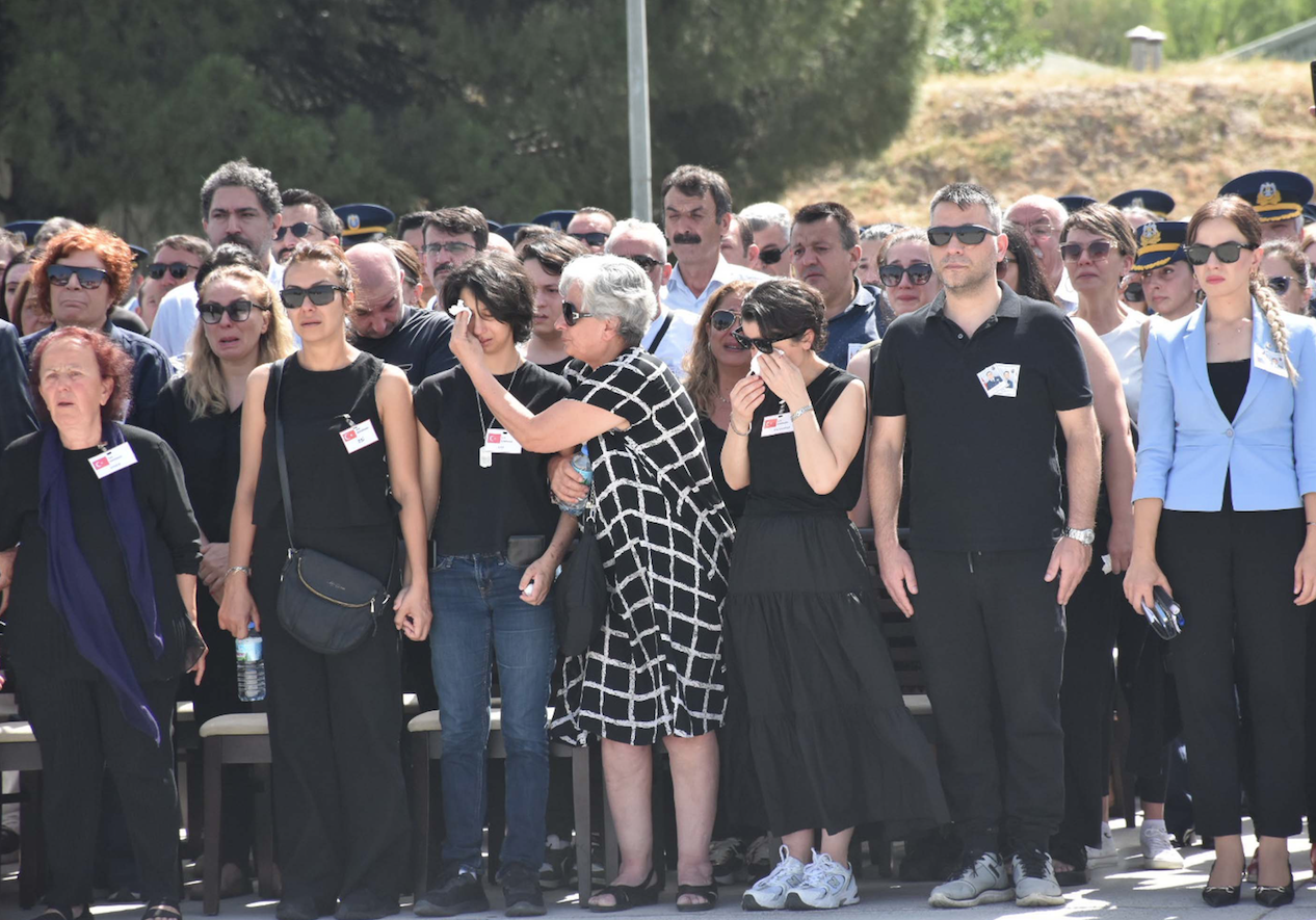 Şehit pilotlar için İzmir'de de askeri tören