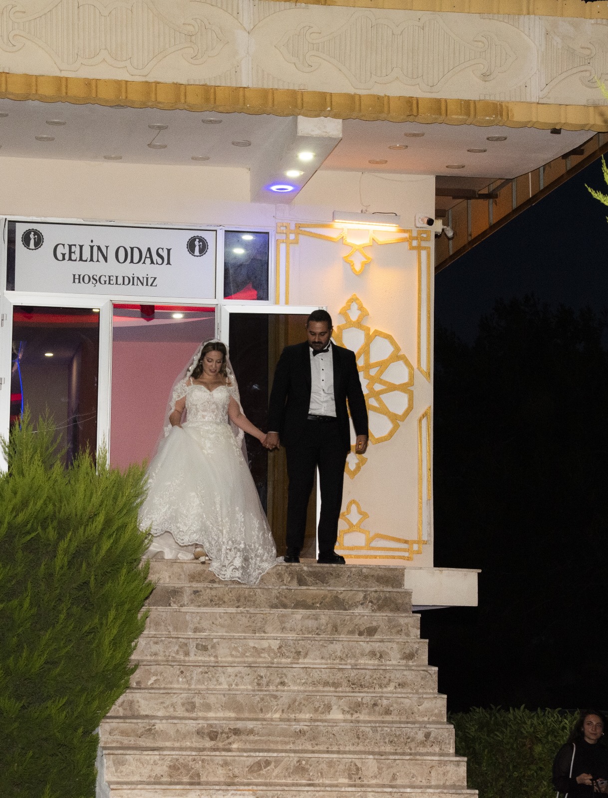 Helin ve Ali Ekin'in Mutlu Günü: Buca'da Masal Gibi Bir Düğün
