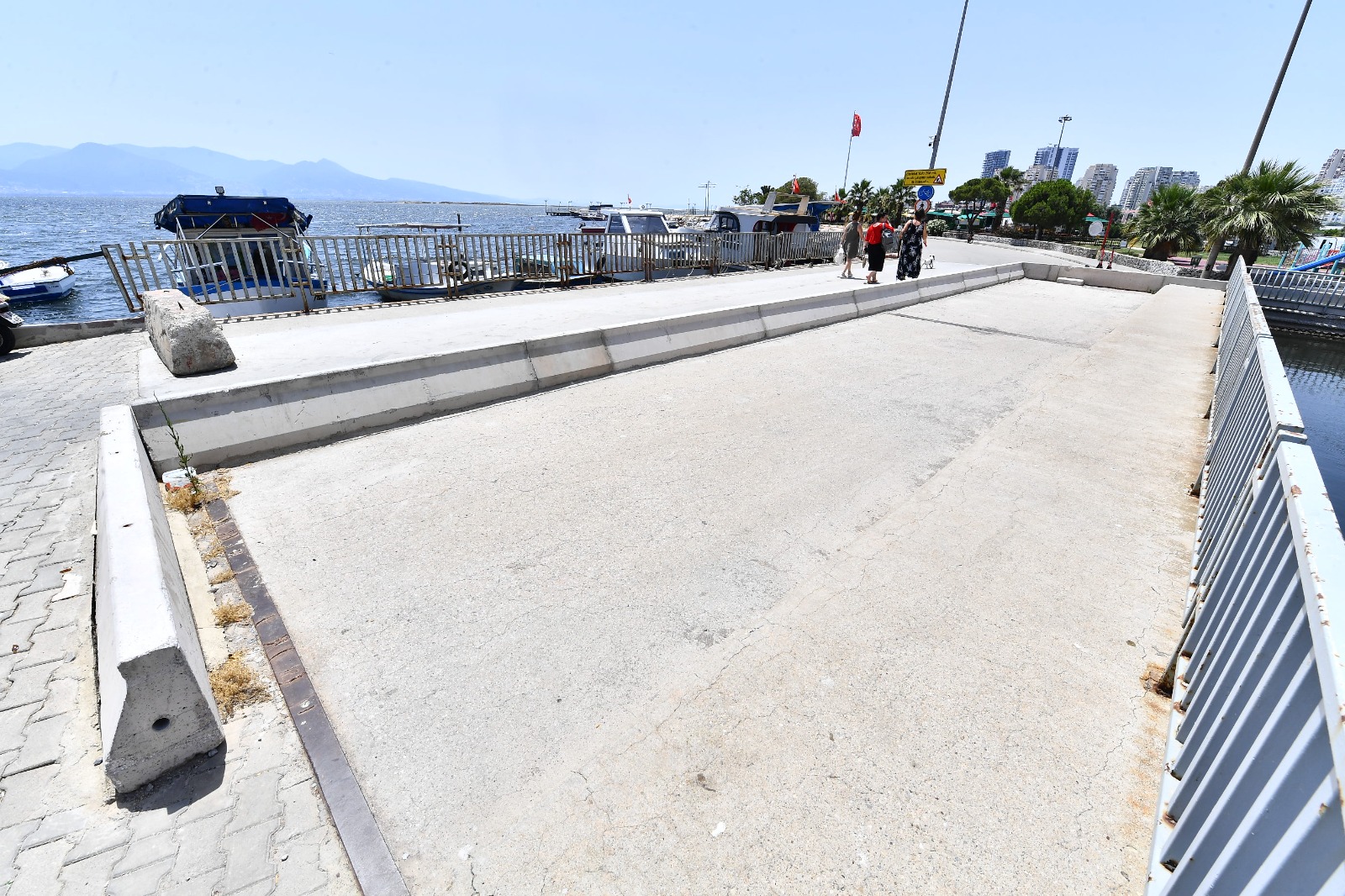 Karşıyaka’da su taşkınlarına önlem alınıyor