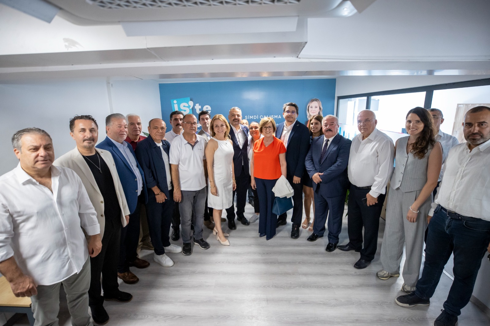 Konak’tan istihdam köprüsü: ‘İş’te Konak’ kapılarını açtI