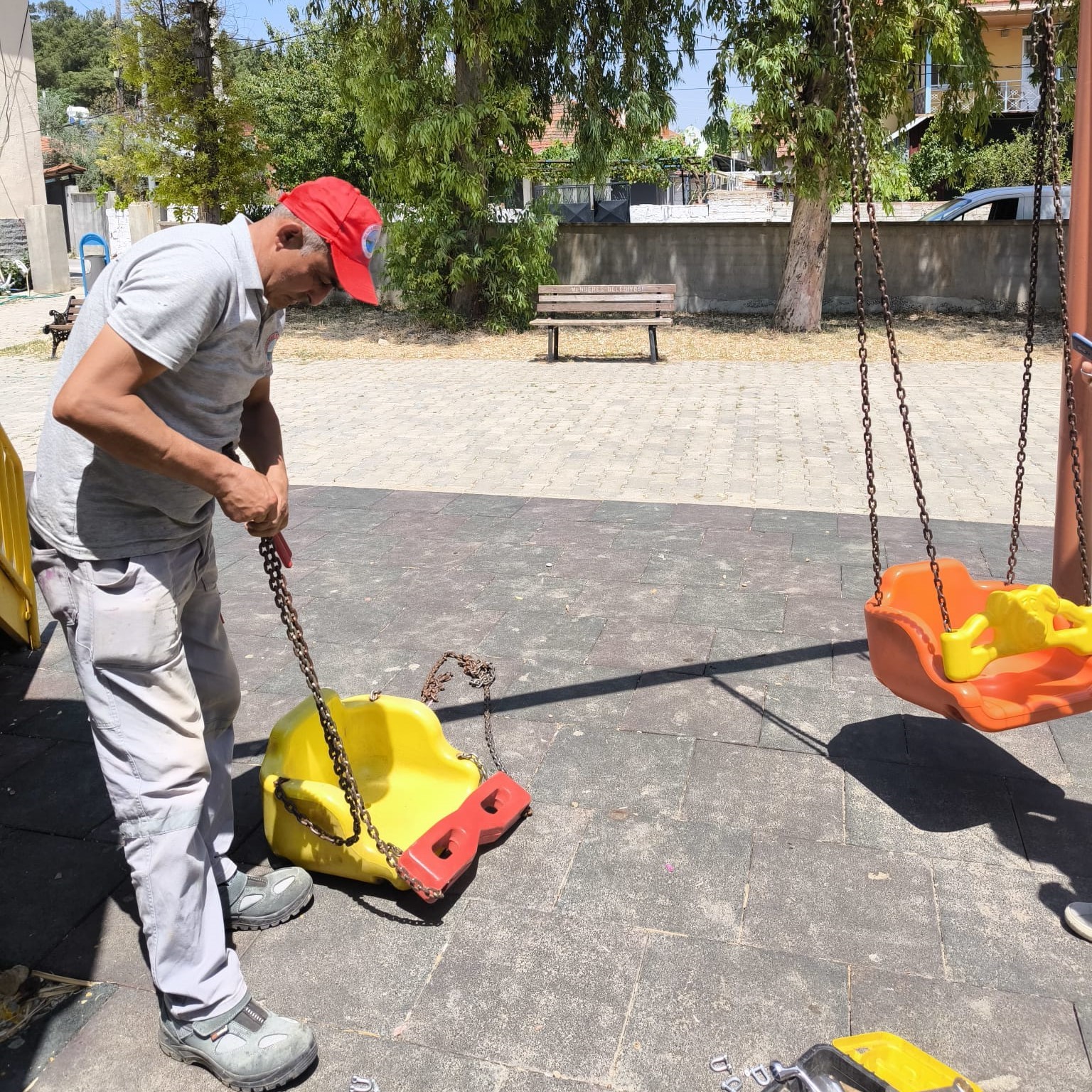 Menderes Parklarında Yenileme Seferberliği