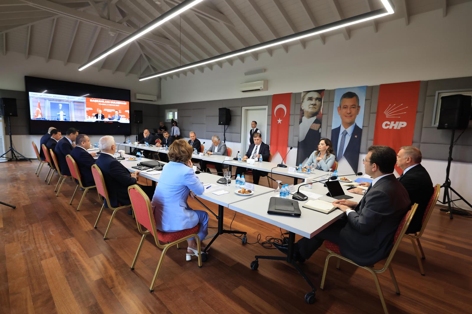 Başkan Tugay CHP’li Büyükşehir Belediye Başkanları buluşmasına katıldı