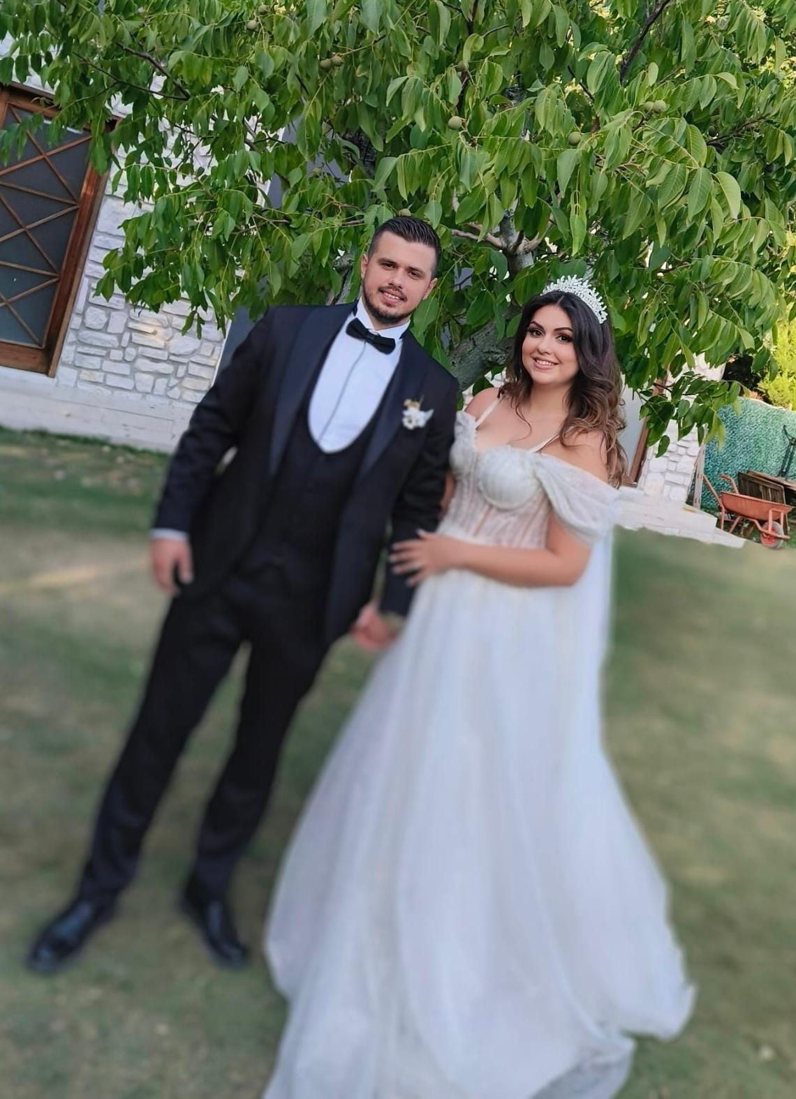 Duran ve Yenginer ailelerinin mutlu günü: Janset ve Kubilay dünya evine girdi