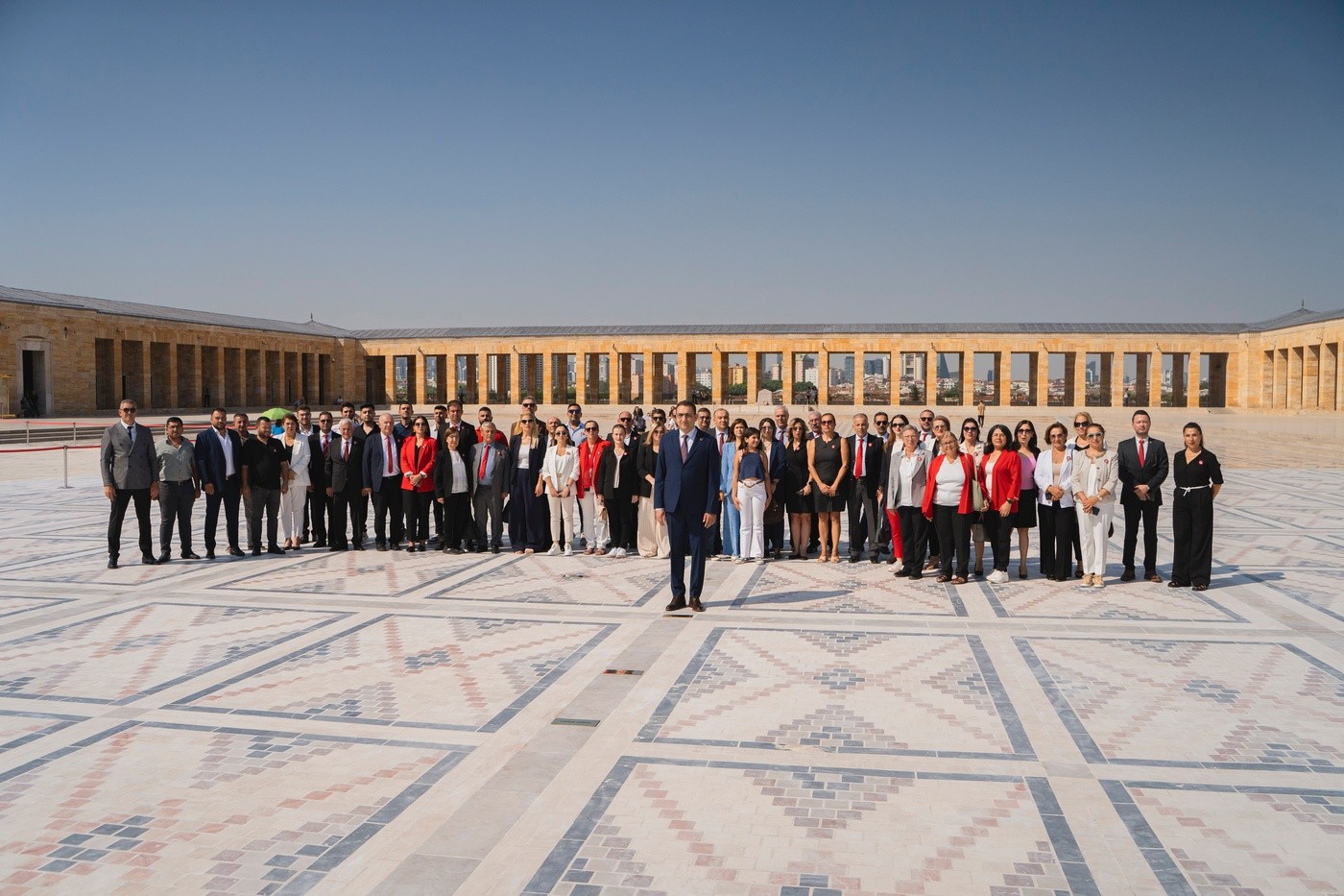 Onur Yiğit ve CHP Balçova Örgütü Anıtkabir’de