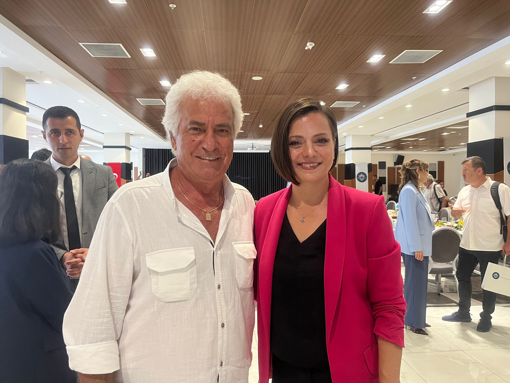 Salih Erkek'ten Başkan Kınay'a Sorular: Karabağlar'ın Sorunları Masaya Yatırıldı