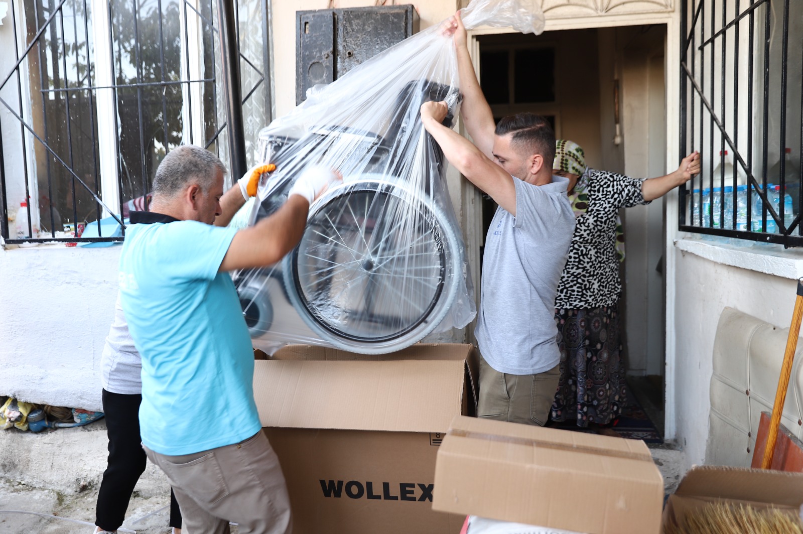 Konak Belediyesi engelli bireylerin hayatını kolaylaştırıyor