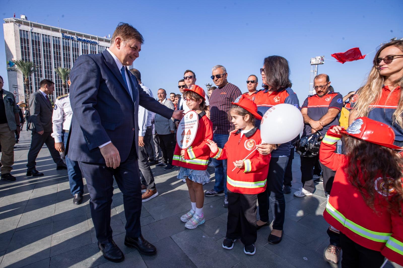 Tugay: İzmir İtfaiyesi İzmir’in gururudur