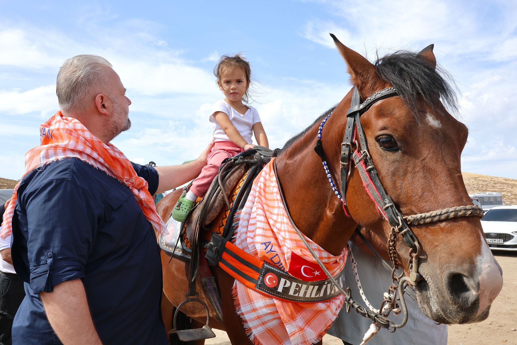 Menemen’de rahvan at şöleni yaşandı
