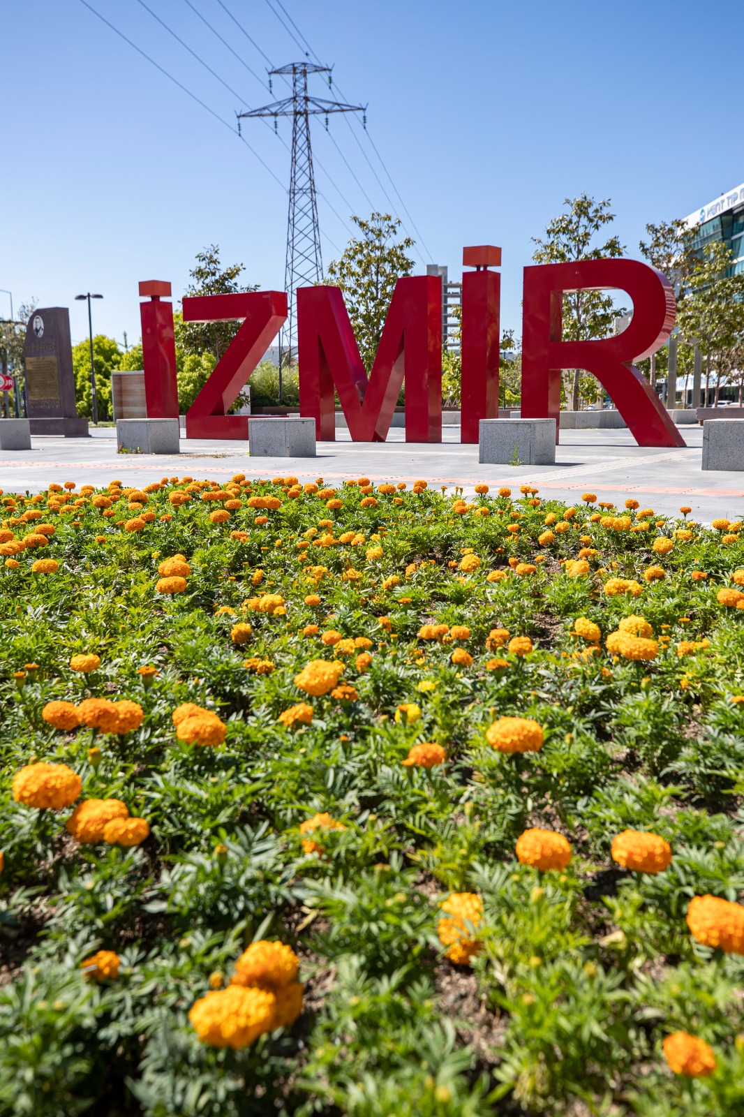 İzmir’in parklarında akıllı sulama dönemi