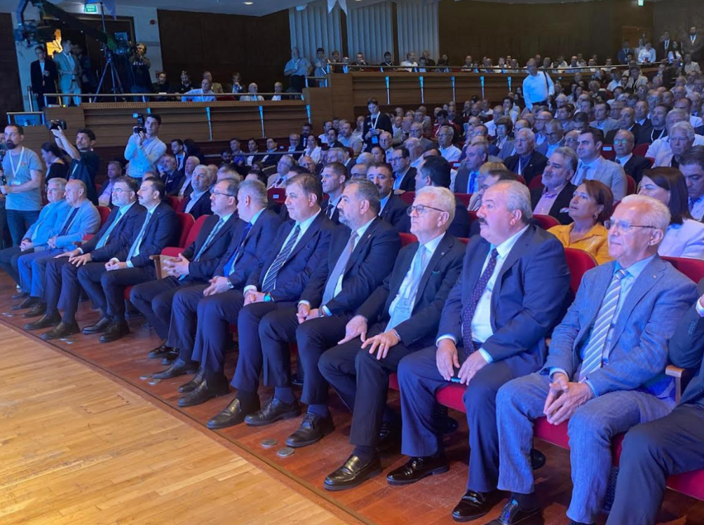 İzmir Spor Zirvesi'nde 'İstiklal Marşı' krizine Başkan Tugay'dan tepki