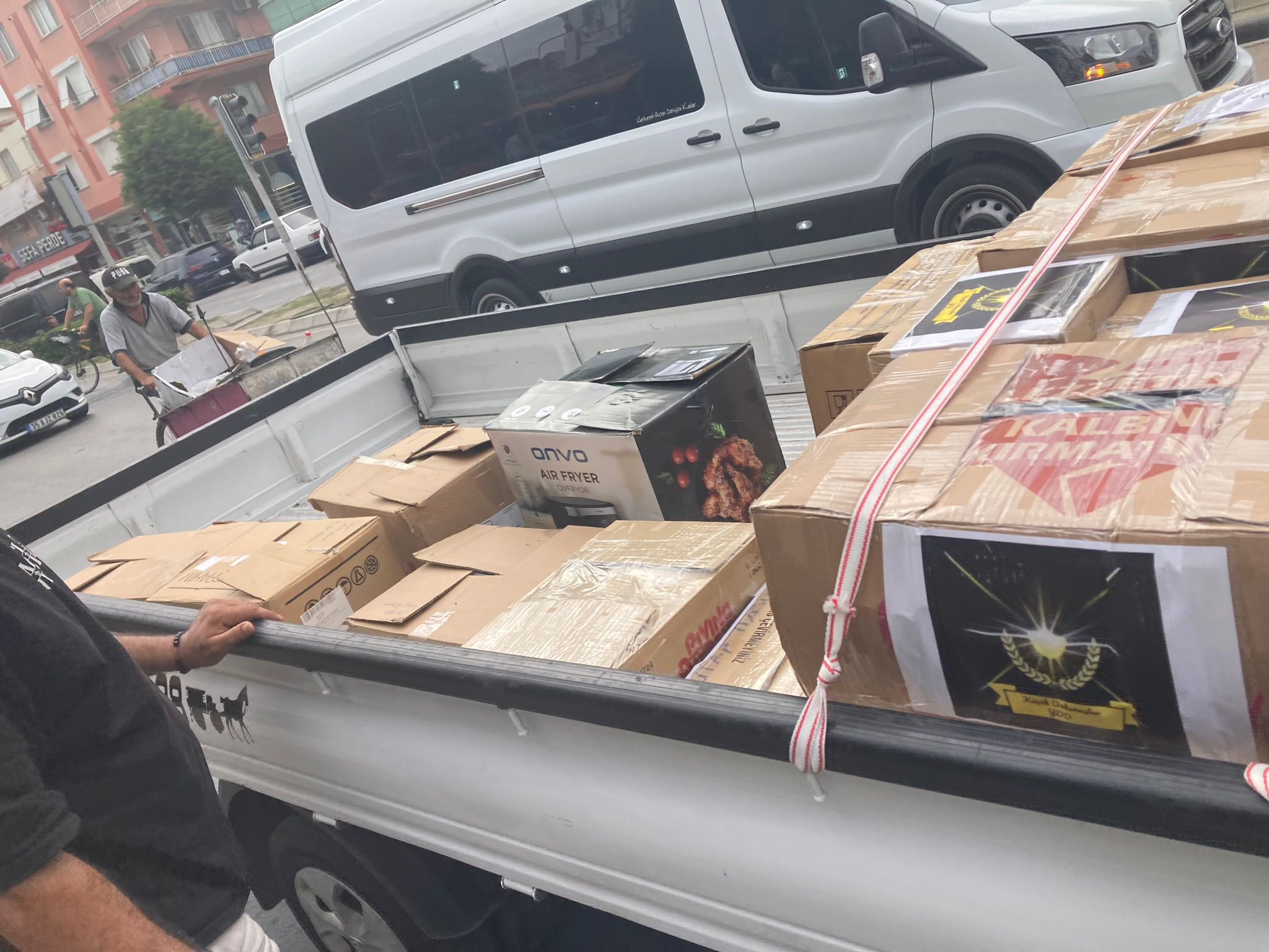 Kardeş Derneklerden Iğdır Yüzbaşılara Anlamlı Destek: Şehit Er Aydın Karakuş Ortaokuluna Kitap Bağışı