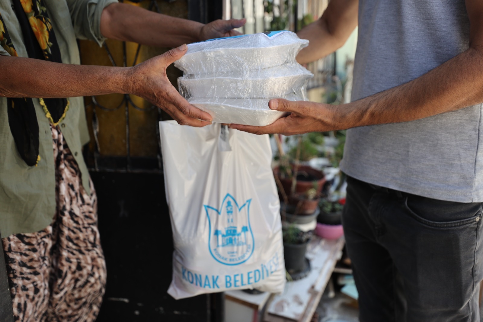 Salih Erkek sordu, Başkan Mutlu cevapladı: "Adil ve Eşitlikçi Bir Konak İçin Çalışıyoruz"