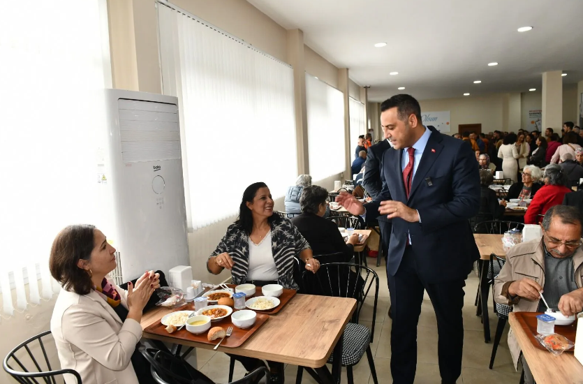 Çiğli Kent Lokantası halka kapılarını açtı