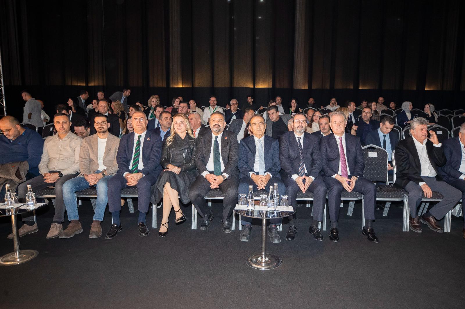 IF Wedding Fashion İzmir'e görkemli açılış