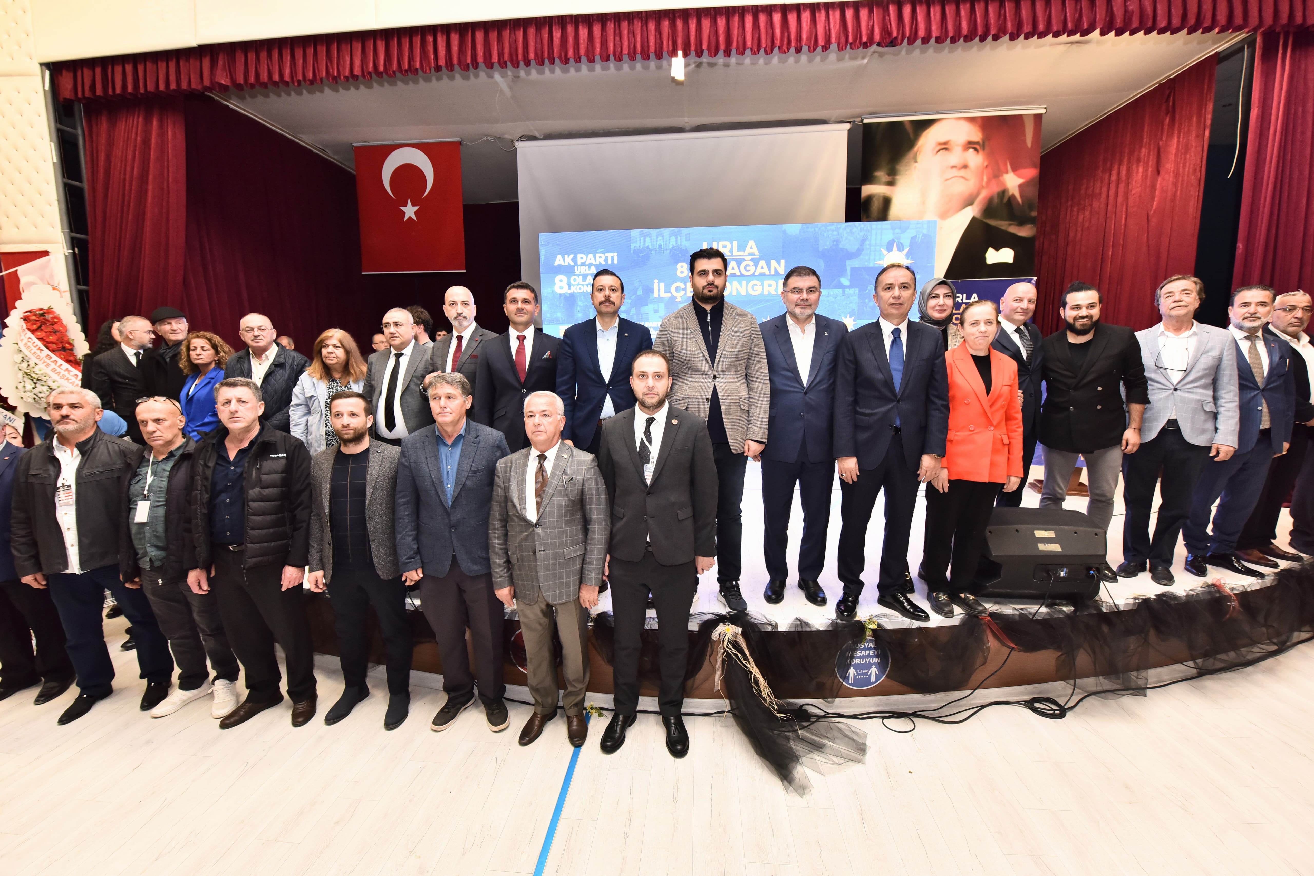 AK Parti Urla kongresinden mesaj seli!